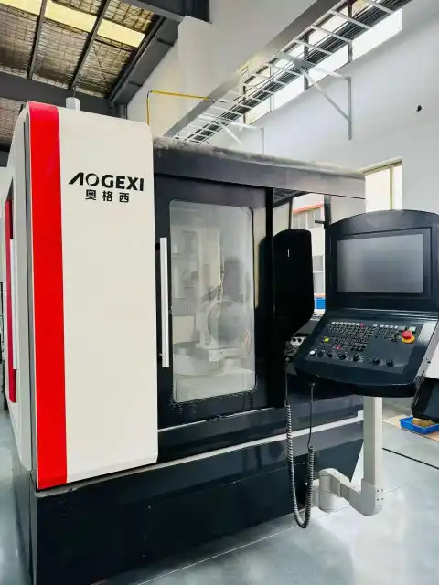 เครื่องเจียรมีด CNC 5 แกน ระบบควบคุม SYNTEC ของใหม่ ไม่เคยใช้งาน