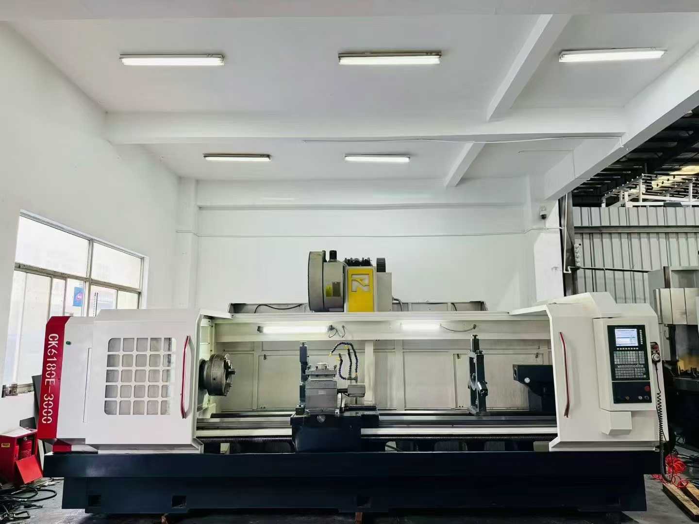 مخرطة CNC مستعملة Puruite 6180/3000 مع GSK 980 TDi
