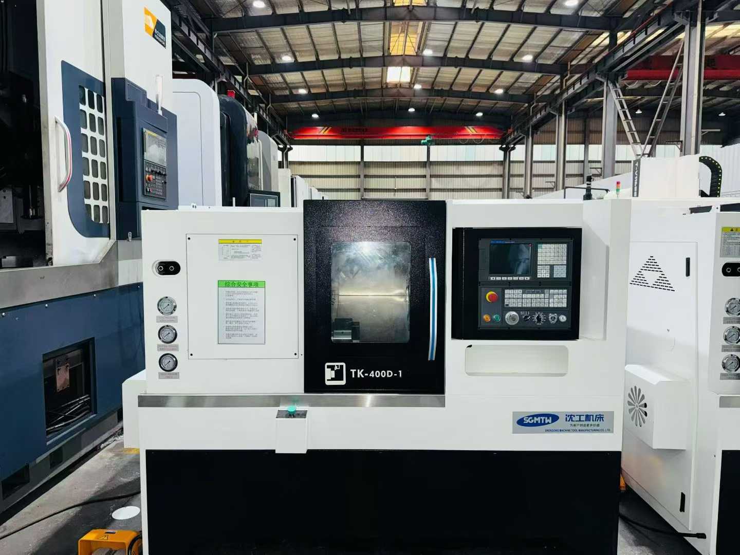 New Unused CNC Lathe TK-400 D with GSK 980 TC 3 – Two Units Available photo 2