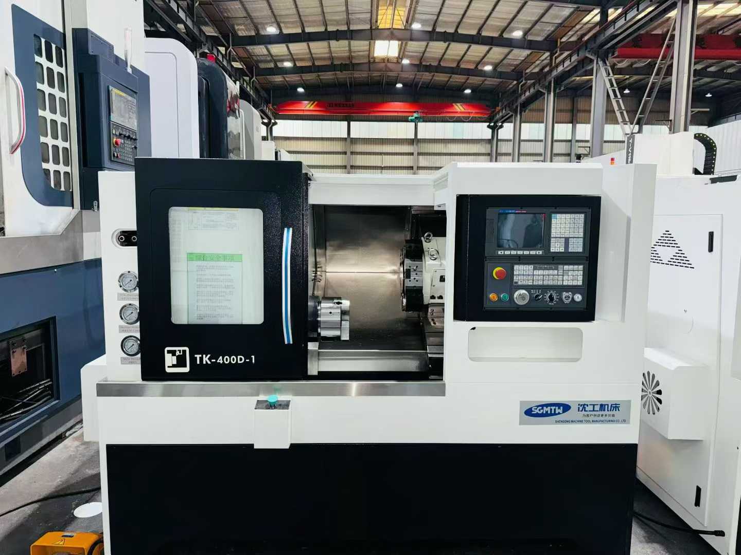 New Unused CNC Lathe TK-400 D with GSK 980 TC 3 – Two Units Available photo 3