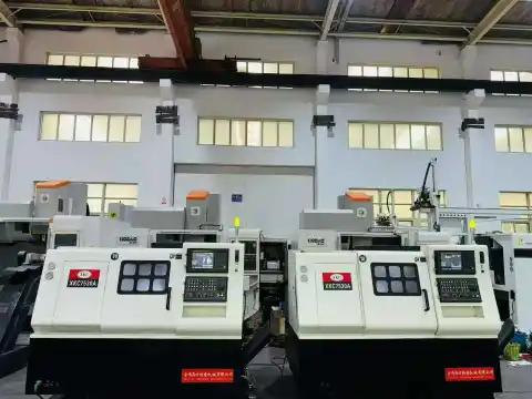 مخرطة CNC برجية مستعملة Baoji Xili XKC 7530 A مع تحكم FANUC