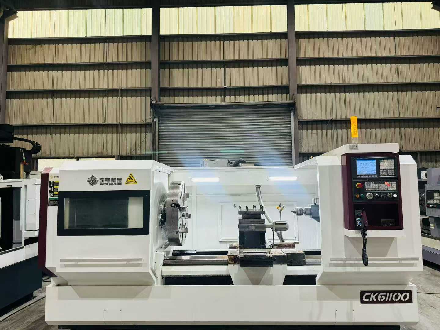 Used Nanjing Taiyu 61100/1500 CNC Lathe photo 2