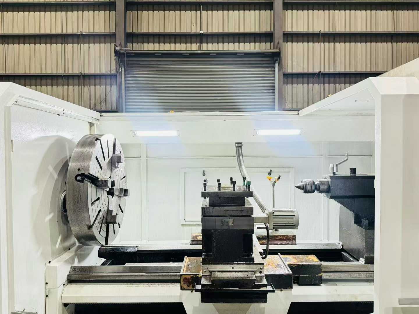 Used Nanjing Taiyu 61100/1500 CNC Lathe photo 3