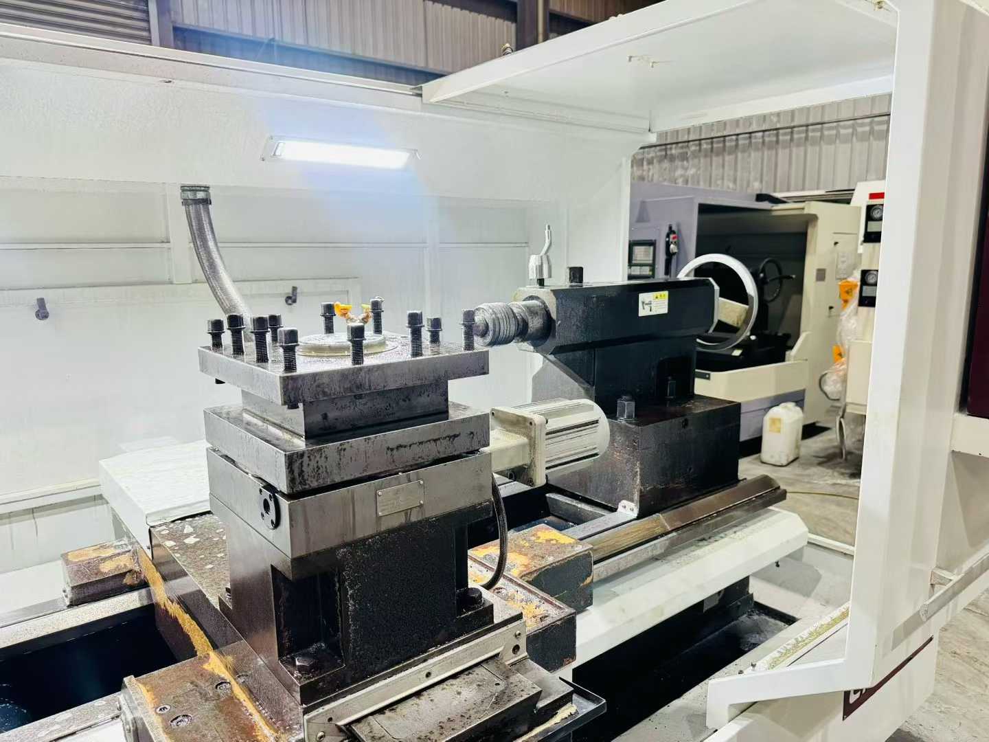 Used Nanjing Taiyu 61100/1500 CNC Lathe photo 4