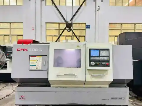 เครื่องกลึง CNC Shenyang CAK 5085 s มือสอง