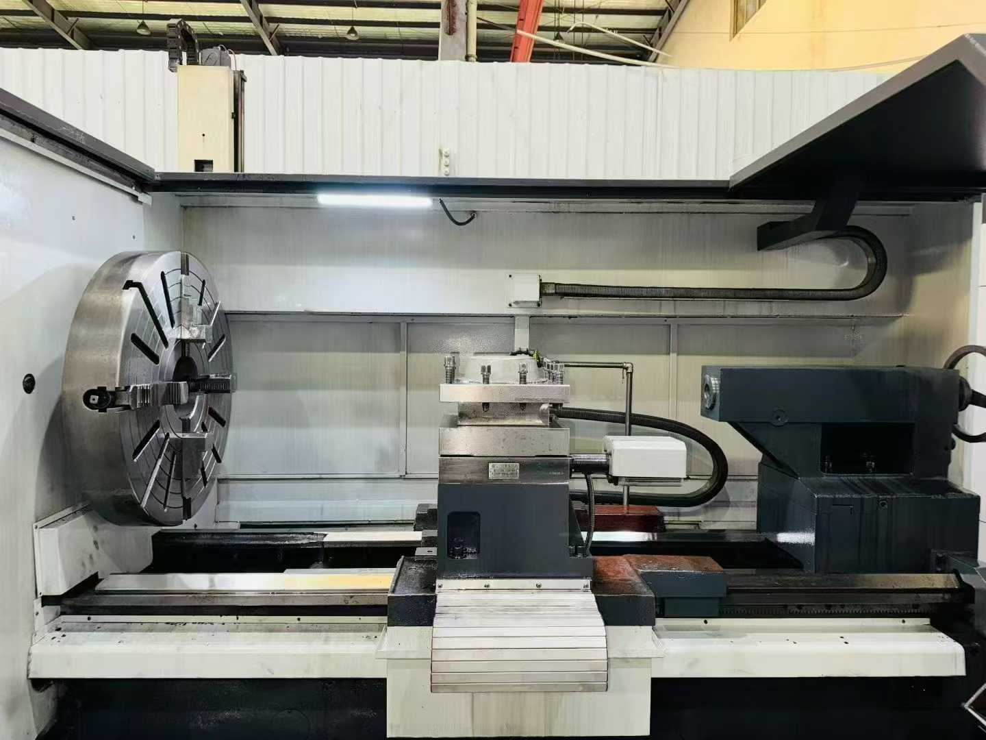 Used Zhejiang Jintang 61100/1500 CNC Lathe – 90% New photo 3
