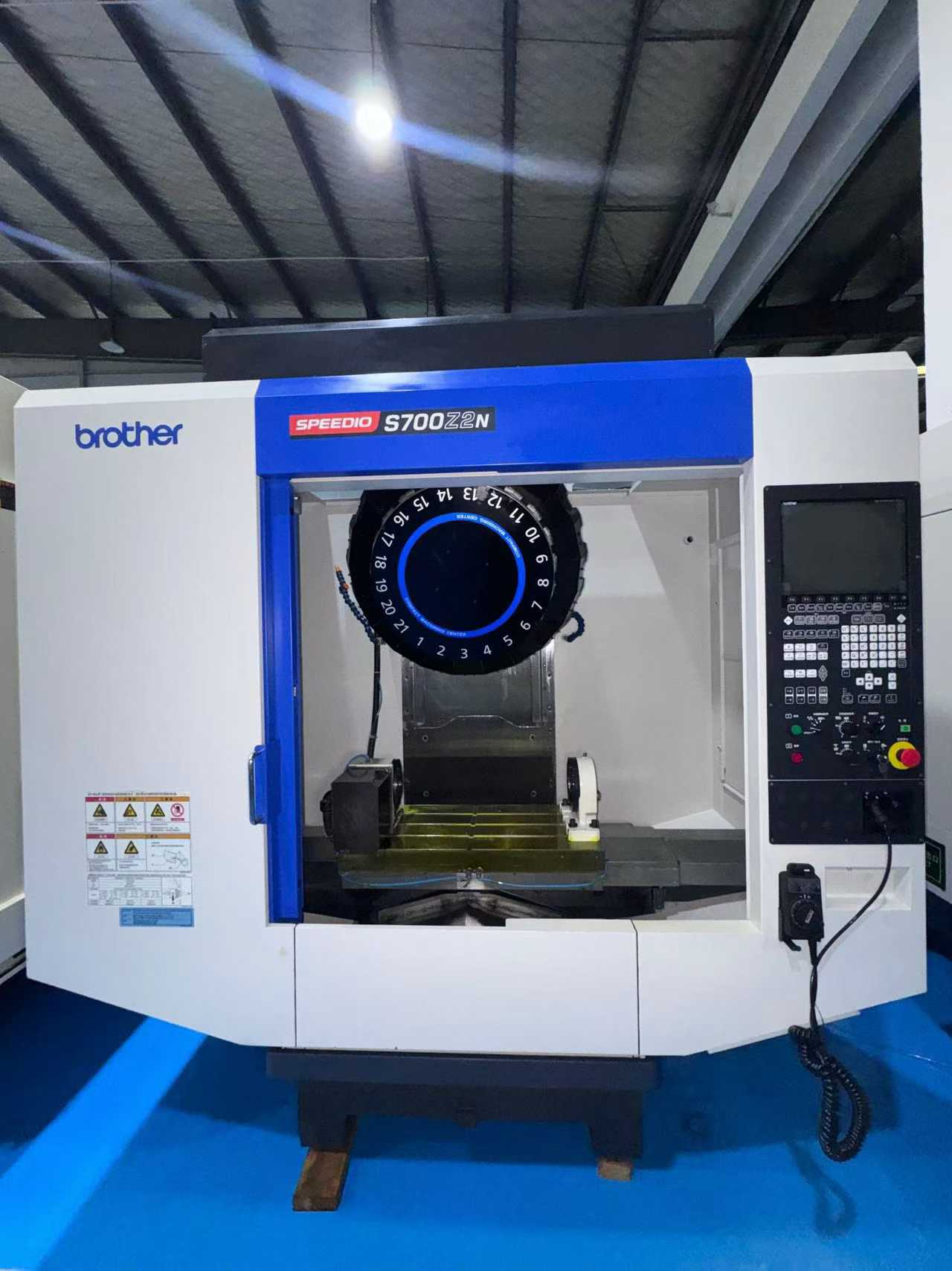 Used Brother S 700 Z 2 n Drilling and Tapping Center photo 2