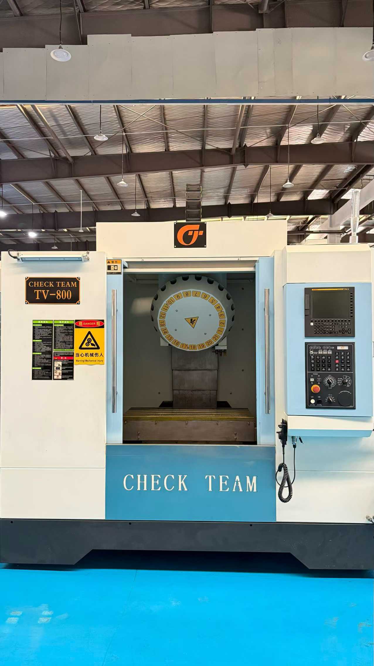 Used Chaoqun TV-800 Vertical Machining Center with FANUC 0i-MF Plus photo 2