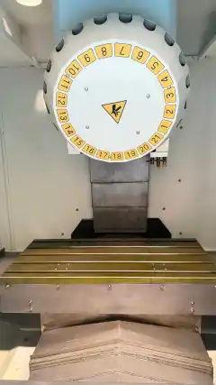 Used Chaoqun TV-800 Vertical Machining Center with FANUC 0i-MF Plus photo 4