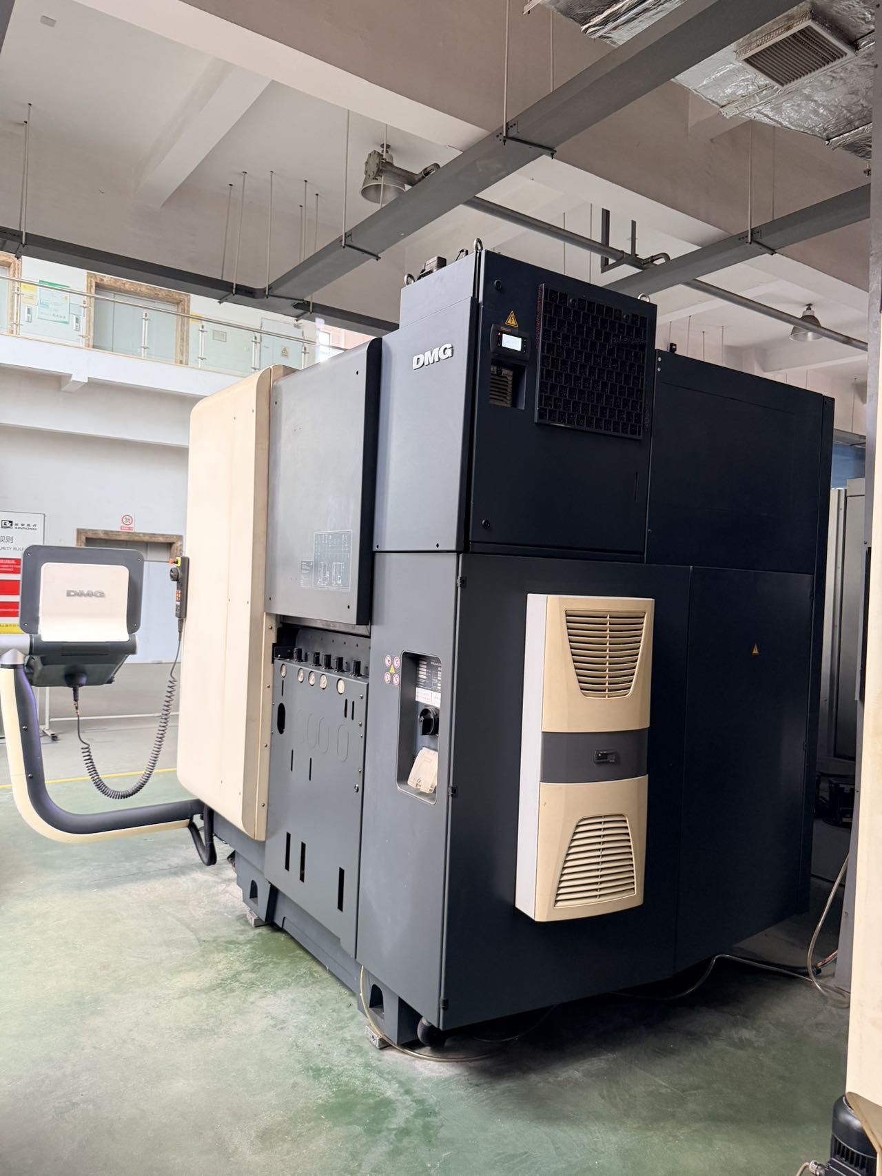 Used DMG MORI DMU 40 eVo 5-Axis Machining Center with HEIDENHAIN iTNC 530 photo 8