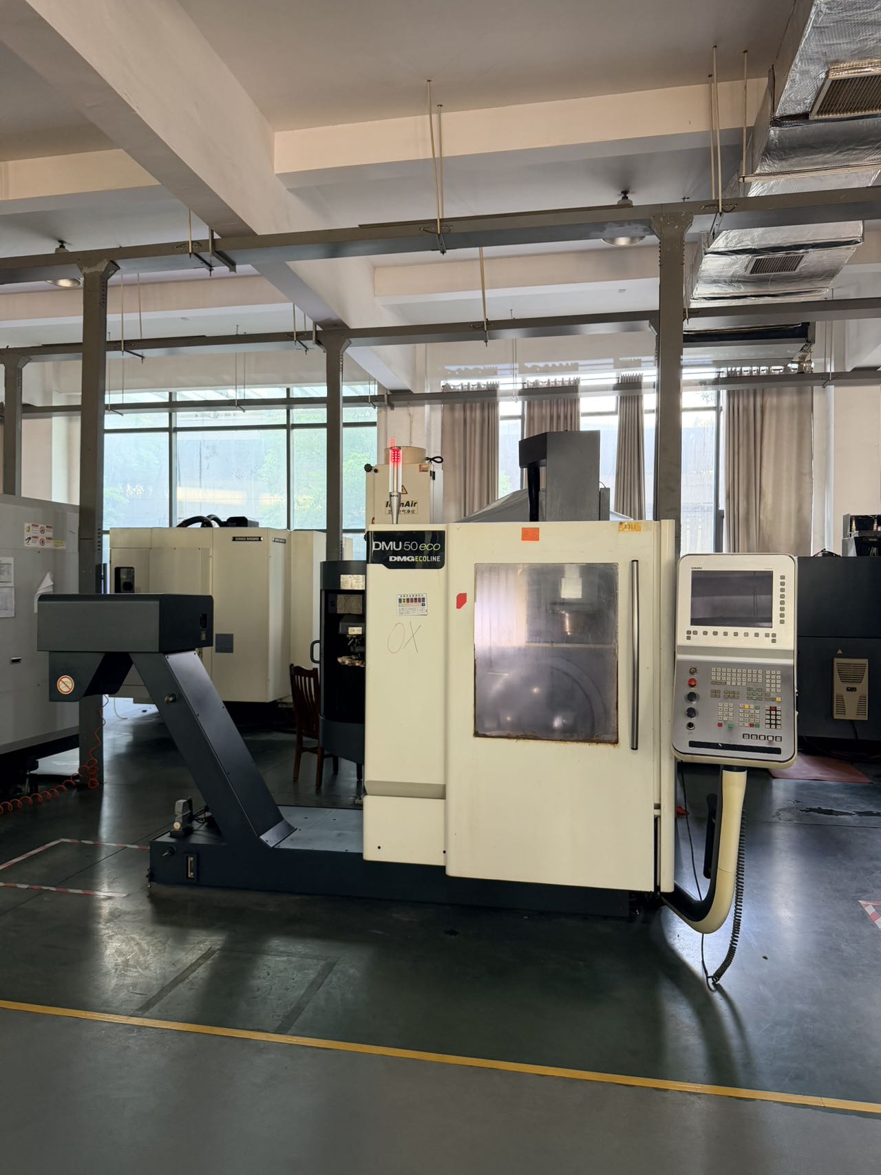 مركز تشغيل CNC خمسي المحاور DMG MORI DMU 50 ecoline مستعمل مع Siemens 810 D