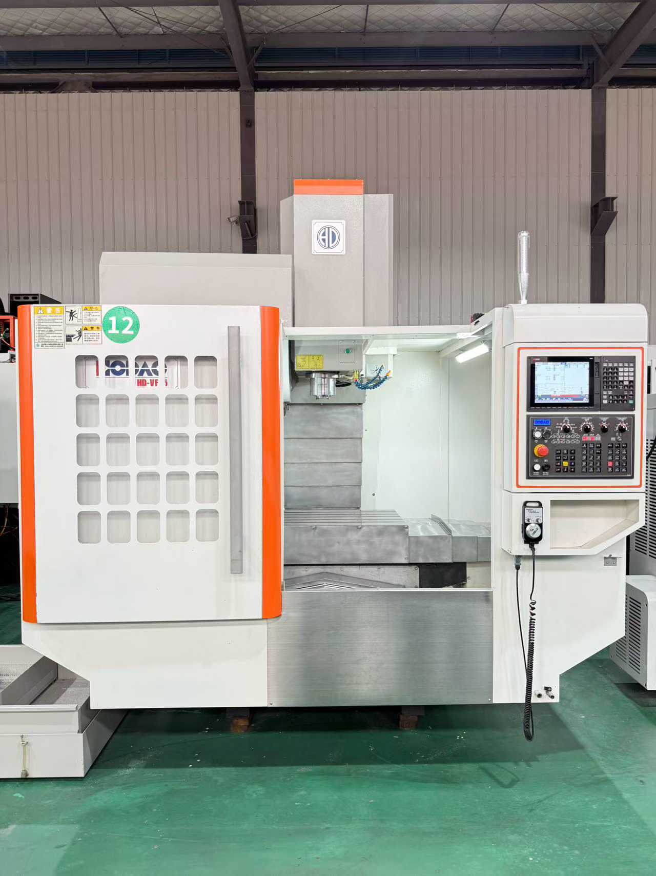 Nearly New Houdao HDVF 85 Vertical Machining Center photo 1