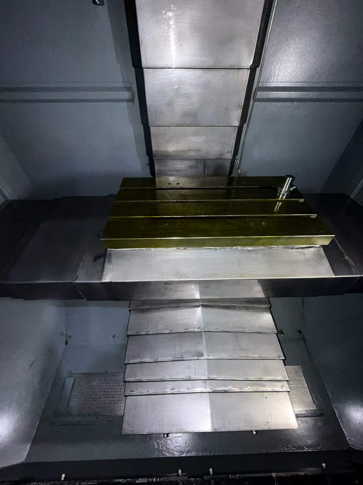 Used Hurco VM 10 i Vertical Machining Center photo 6