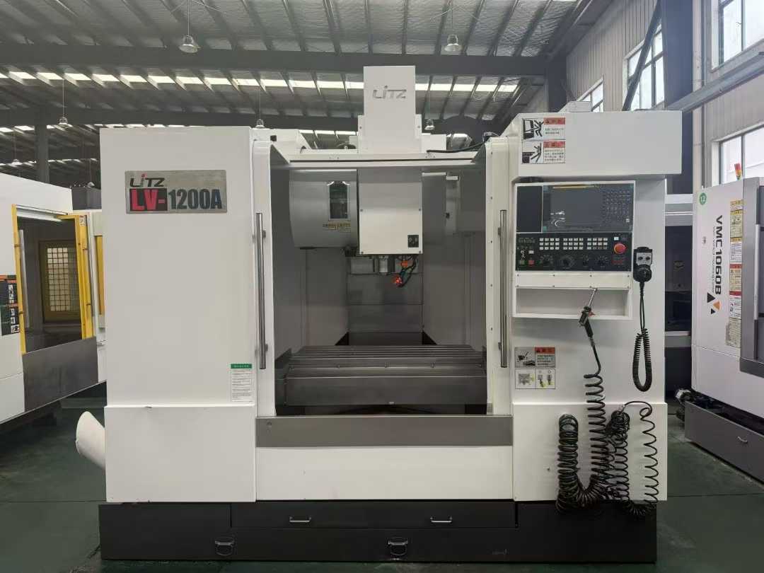 Centro de mecanizado Leadwell 1200 usado (2025, FANUC Plus)