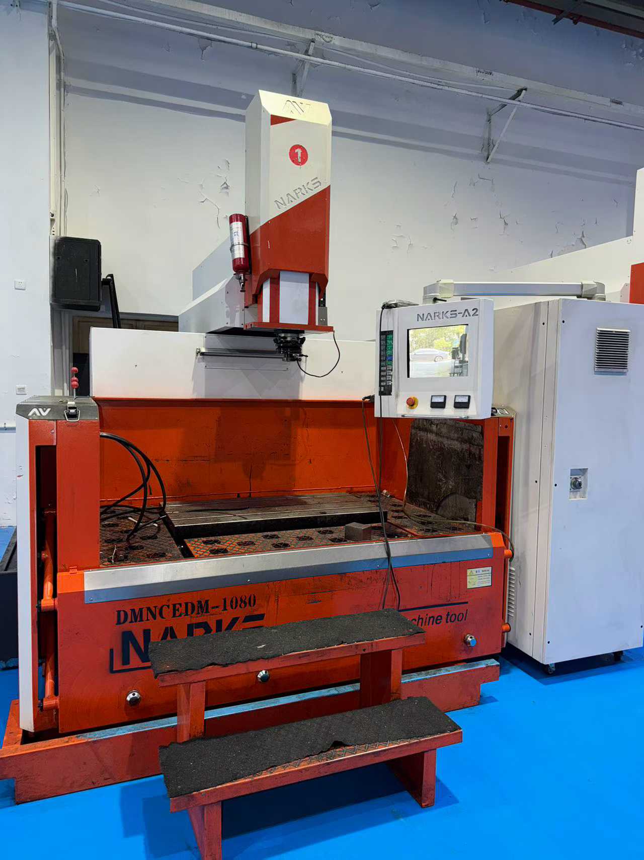 Used NARKS DMNC-EDM-1080 CNC EDM Machine photo 3