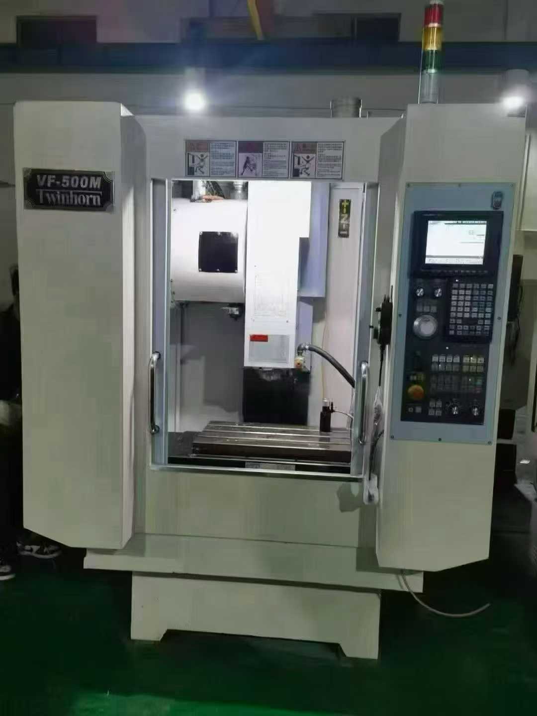 Used Chifair VF-500 M Drilling and Tapping Center with Mitsubishi M 70 A Control photo 3