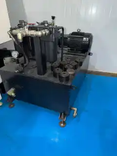 Used YCM NCV 102 A Machining Center with FANUC MXP-200 FA photo 8