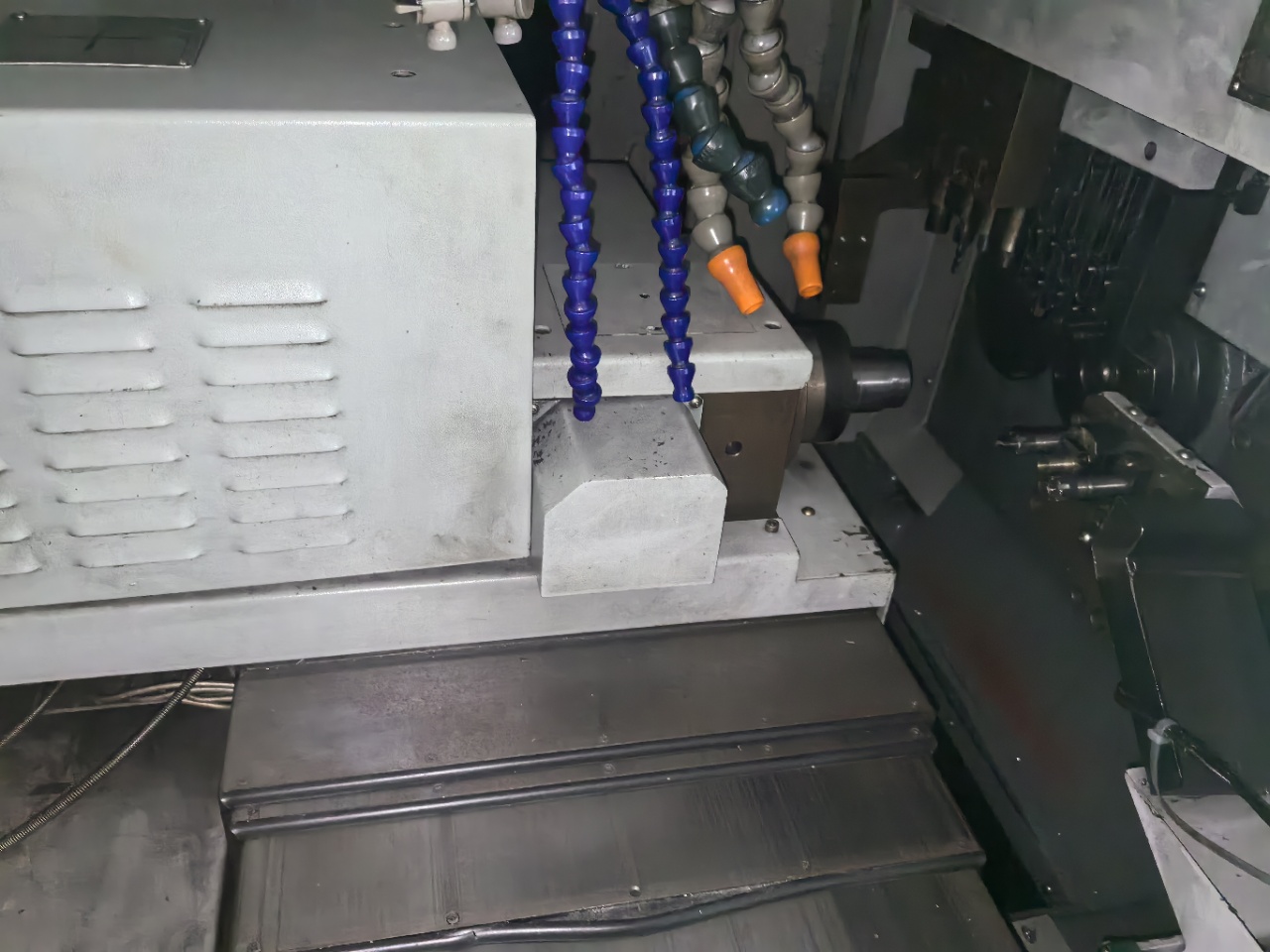 Used Hanwha XD 12 H 5-Axis Swiss-Type CNC Lathe photo 4