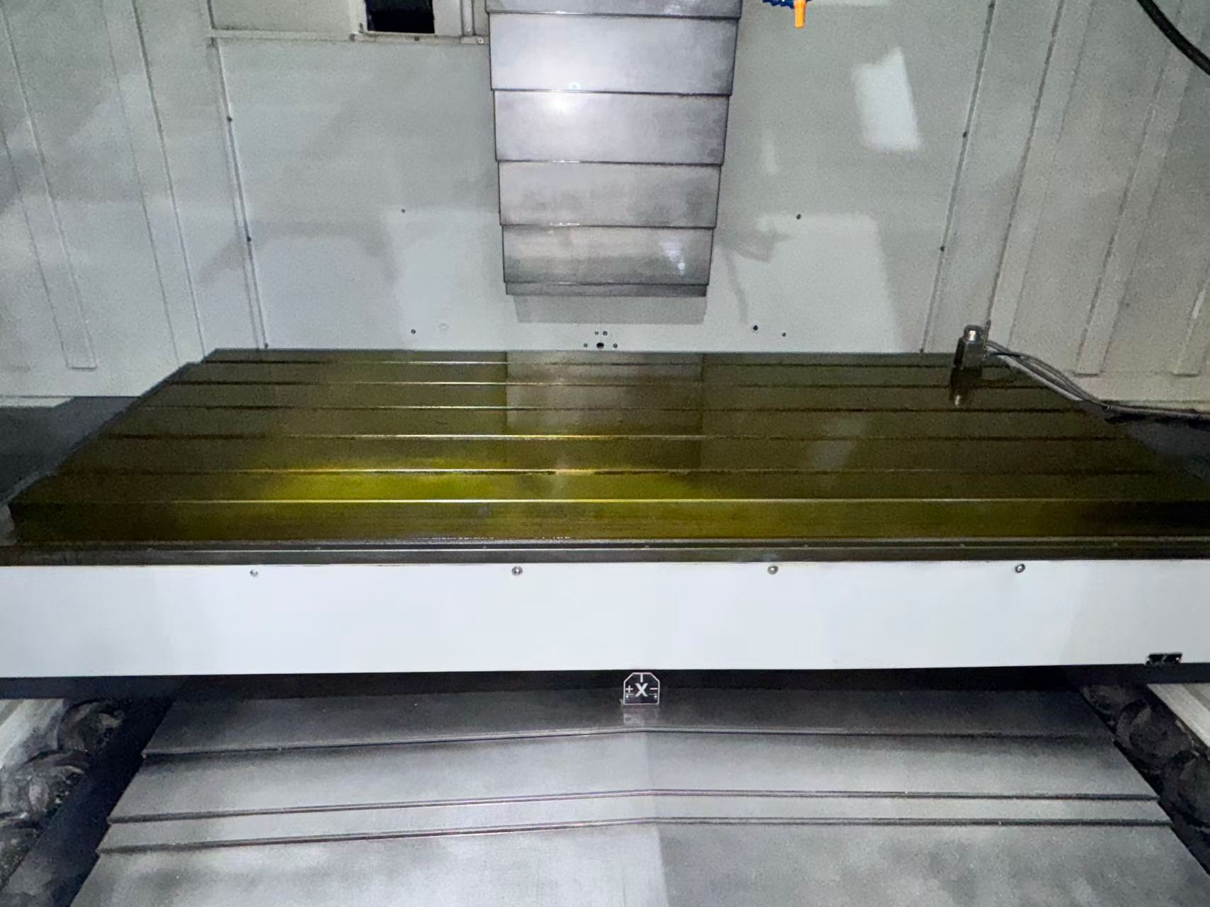 Used AWEA BM 1800 Machining Center with FANUC 18 i-MB photo 3