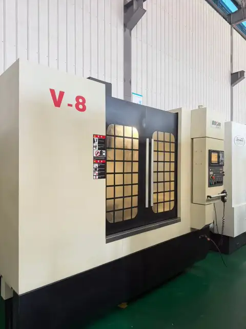 Centro de mecanizado Baojia 850 usado con Mitsubishi M70A en venta