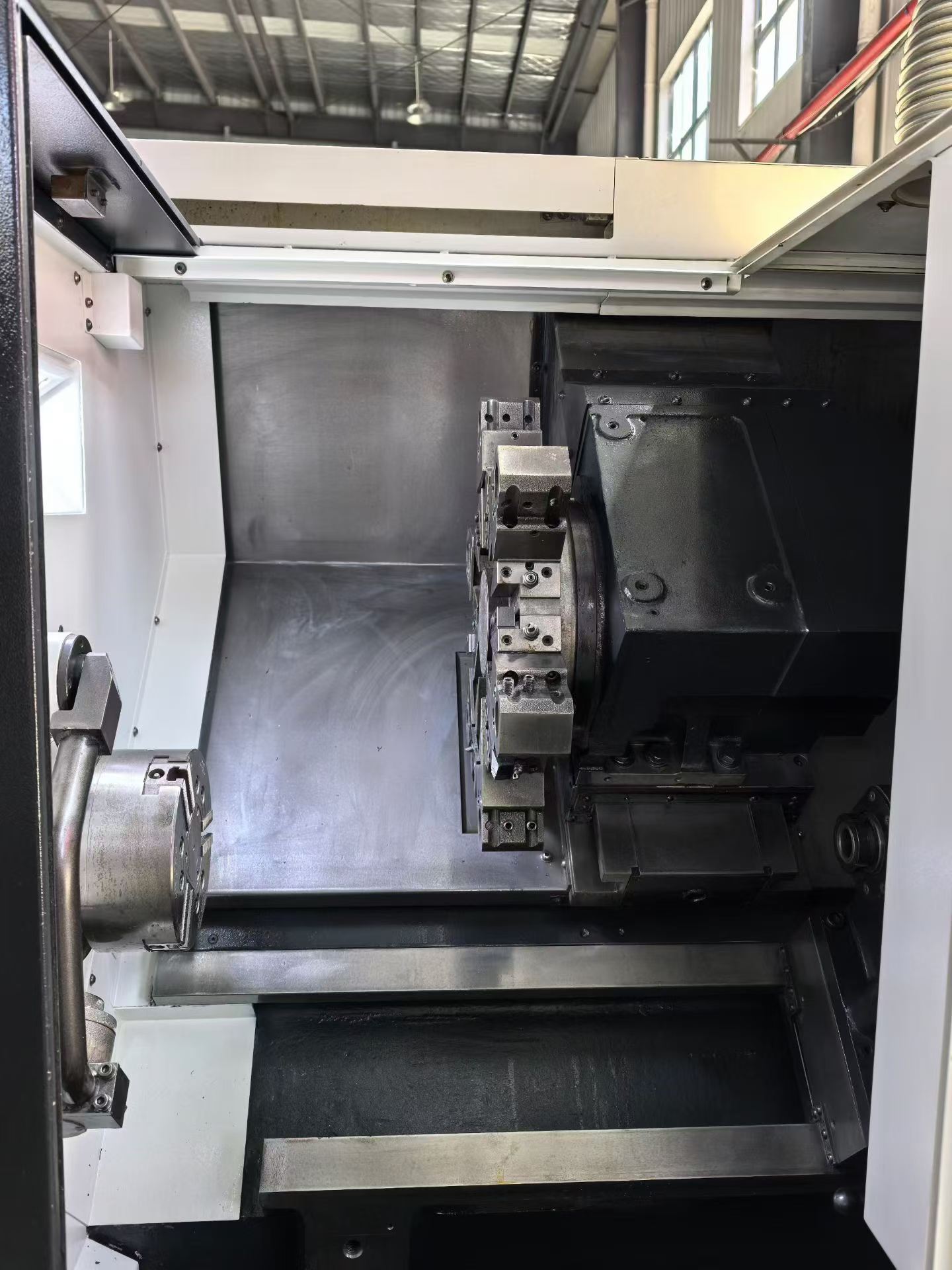 Used Hyundai WIA HD 2200 CNC Lathe photo 2