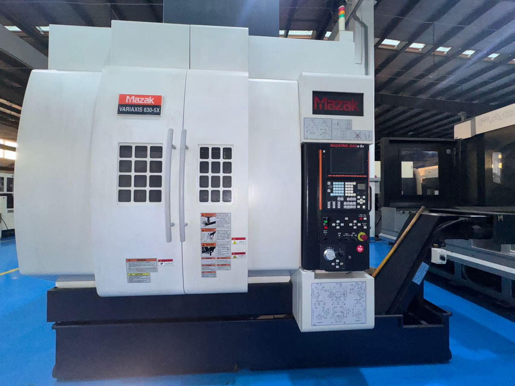 เครื่องแมชชีนนิ่งเซ็นเตอร์ 5 แกน Mazak VARIAXIS-630-5 X มือสอง