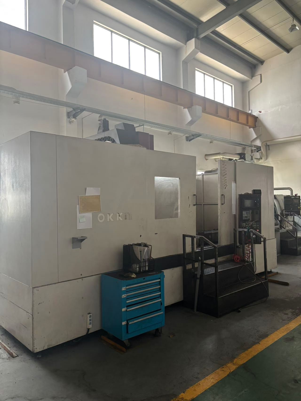 Used OKK VM 900 Vertical Machining Center with Mitsubishi M 70 photo 1