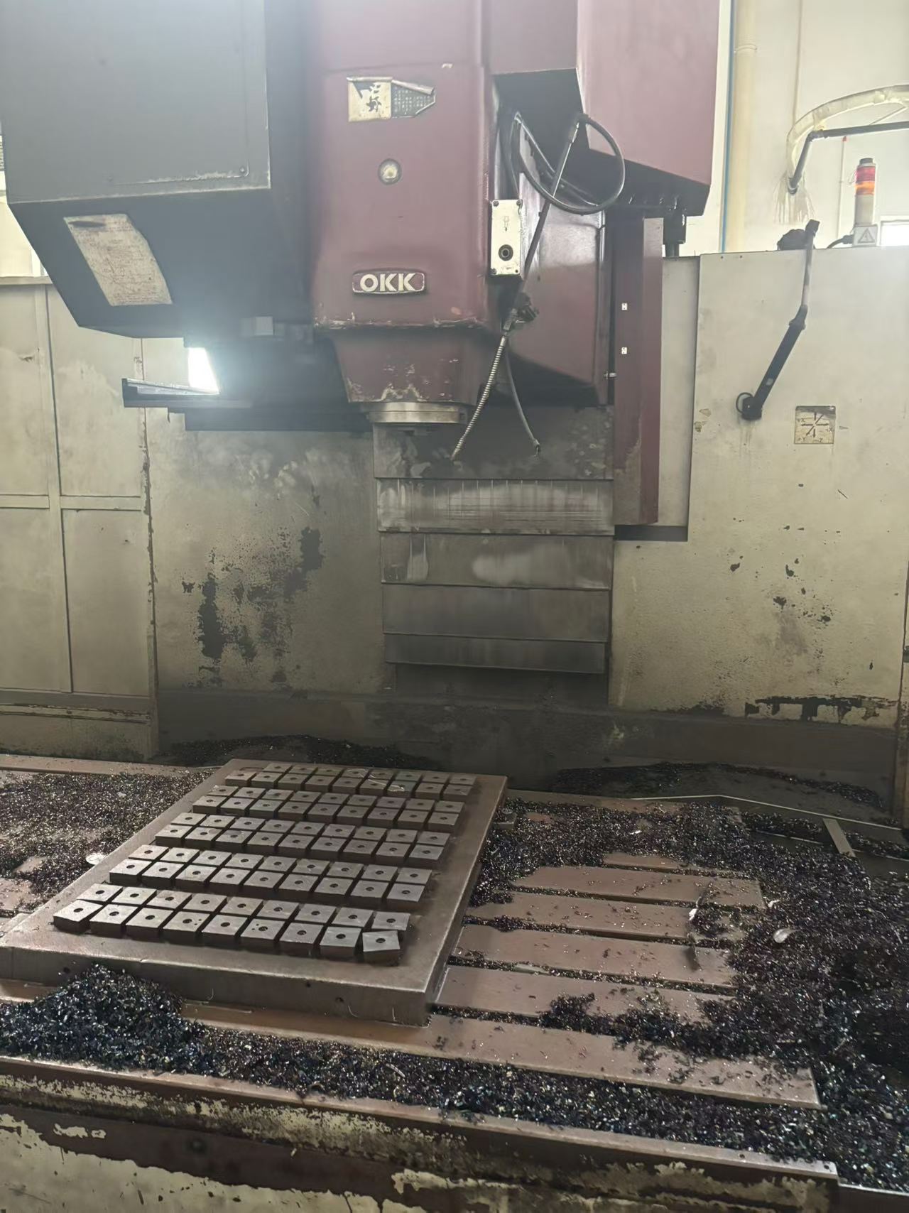 Used OKK VM 900 Vertical Machining Center with Mitsubishi M 70 photo 3