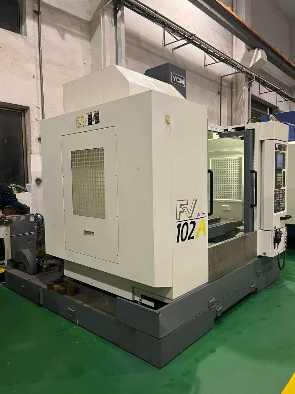 Used YCM FV-102 A Machining Center with Fanuc MXP-200 i photo 3