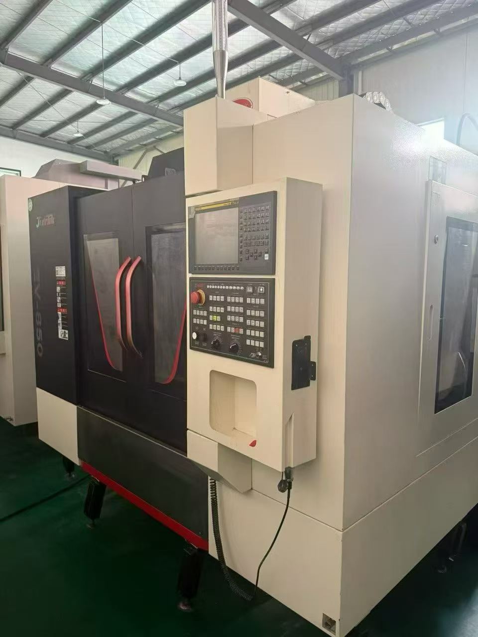 Centro de mecanizado vertical Qiaofeng EV 850 usado, 2023