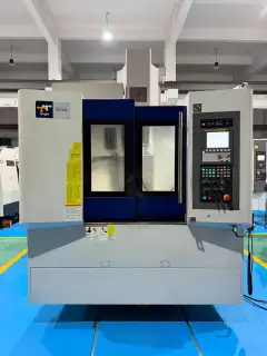 Used Tongtai TMV-720 Au Vertical Machining Center with Fanuc MF photo 1