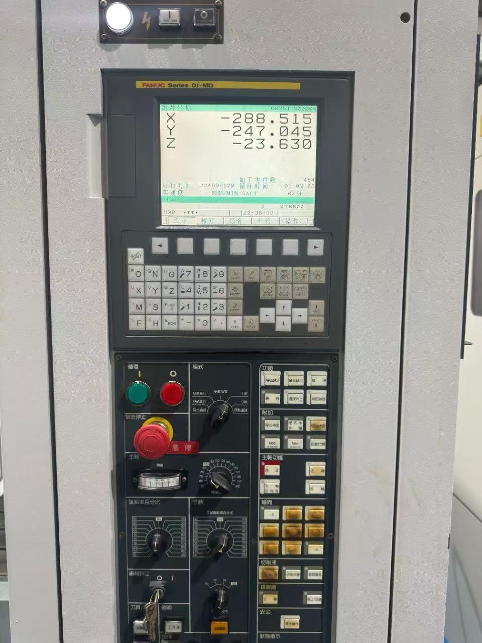 Used YCM CV 56 A Machining Center with FANUC MD photo 3