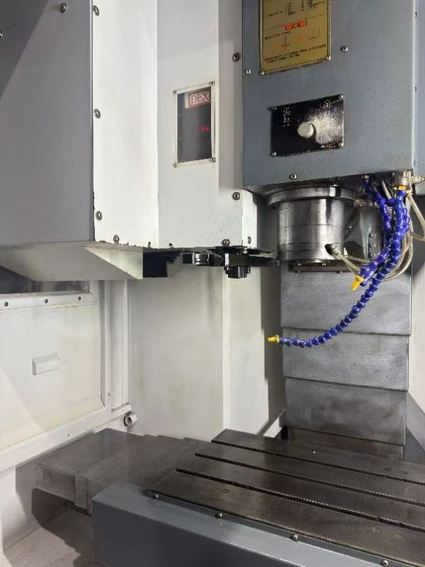 Used YCM CV 56 A Machining Center with FANUC MD photo 5