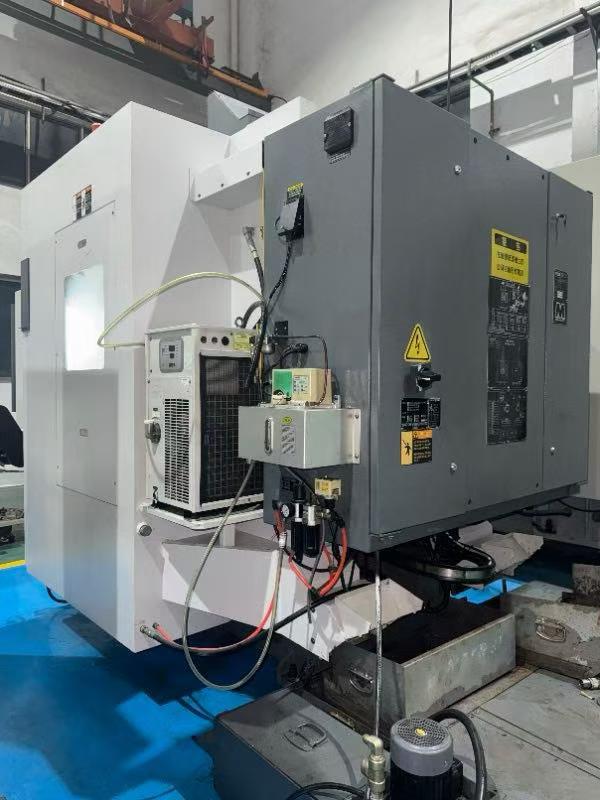 Used YCM CV 56 A Machining Center with FANUC MD photo 6