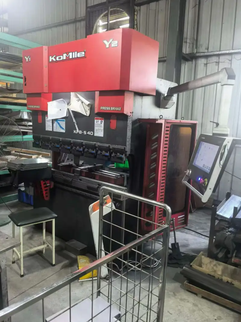 2025 40 T/1600 mm Electro-Hydraulic Press Brake photo 1