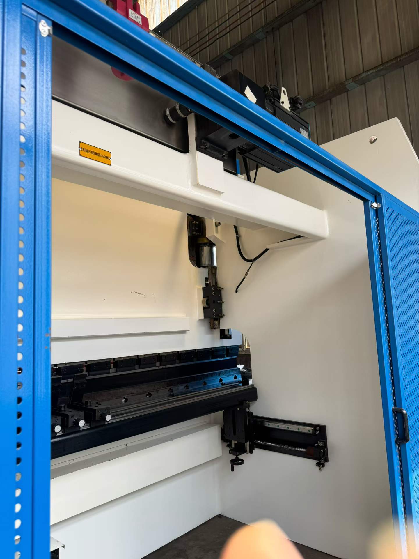 Used Anhui Donghai 160-Ton 4-Meter CNC Press Brake with 53 T Control photo 7