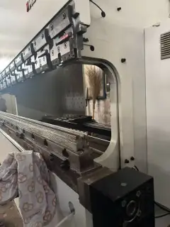 Bangwei 125 T 3 m CNC Electro-Hydraulic Press Brake with 4+1+2 Axes photo 3