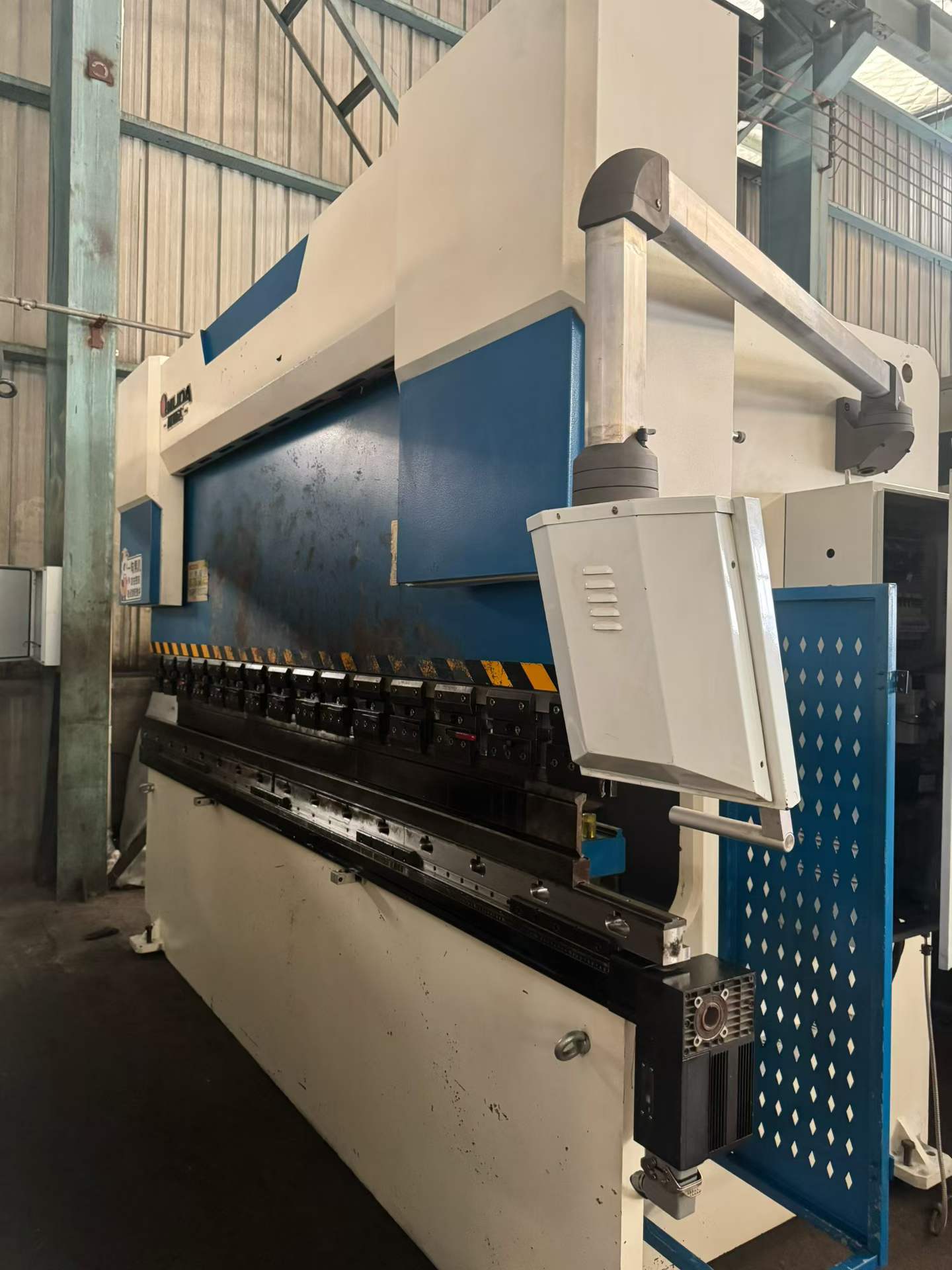 Mesin Shearing & Bending representative machine