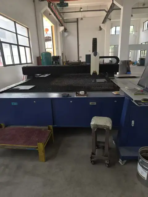 Kullanılmış HSG Laser 6025 6000 W Tek Tablalı Lazer Kesim Makinesi