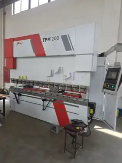 Used Jinfangyuan 100/3100 Press Brake photo 1
