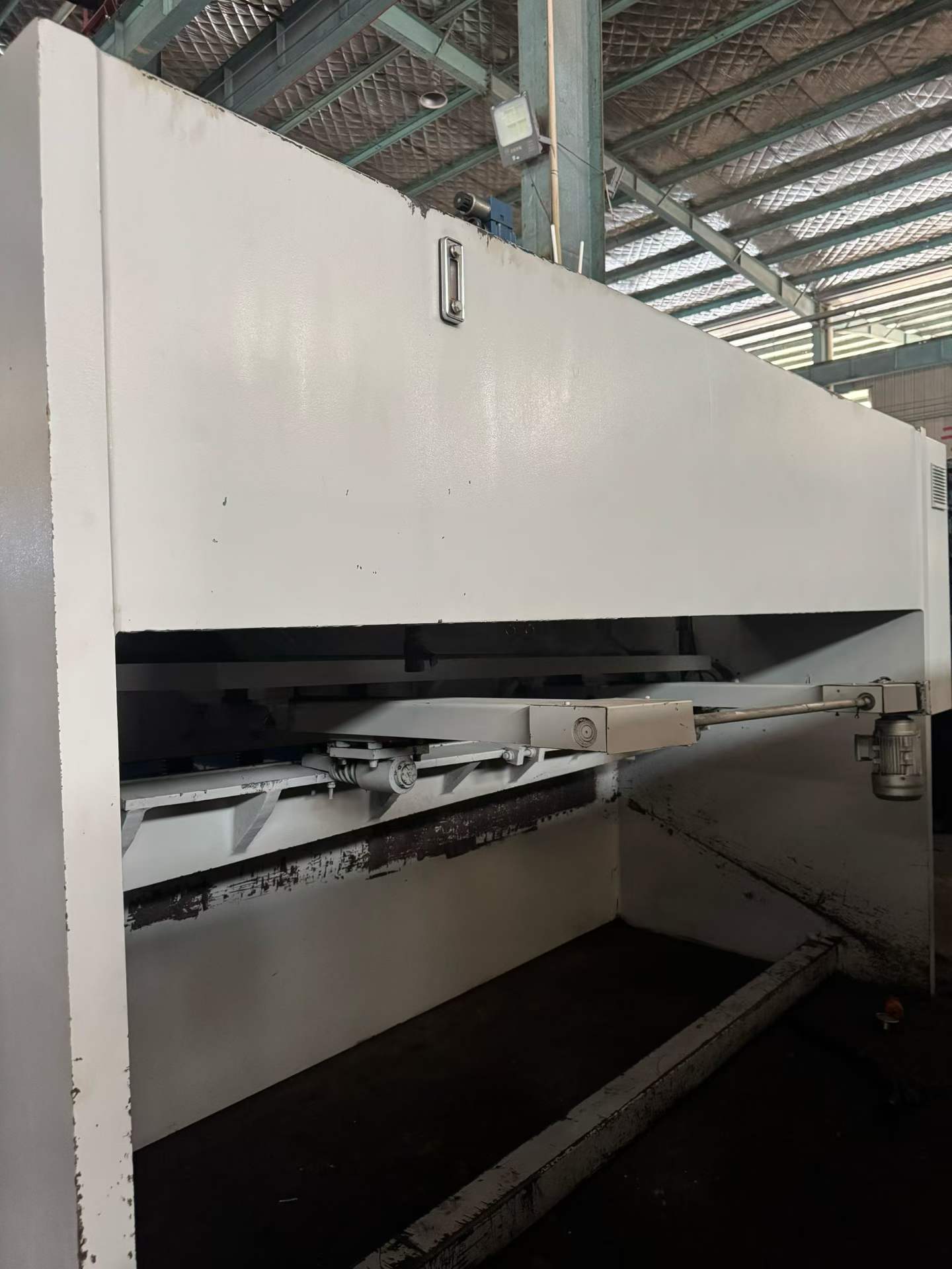 Used Nanjing Landun 20 x 2.5 m Shearing Machine photo 4