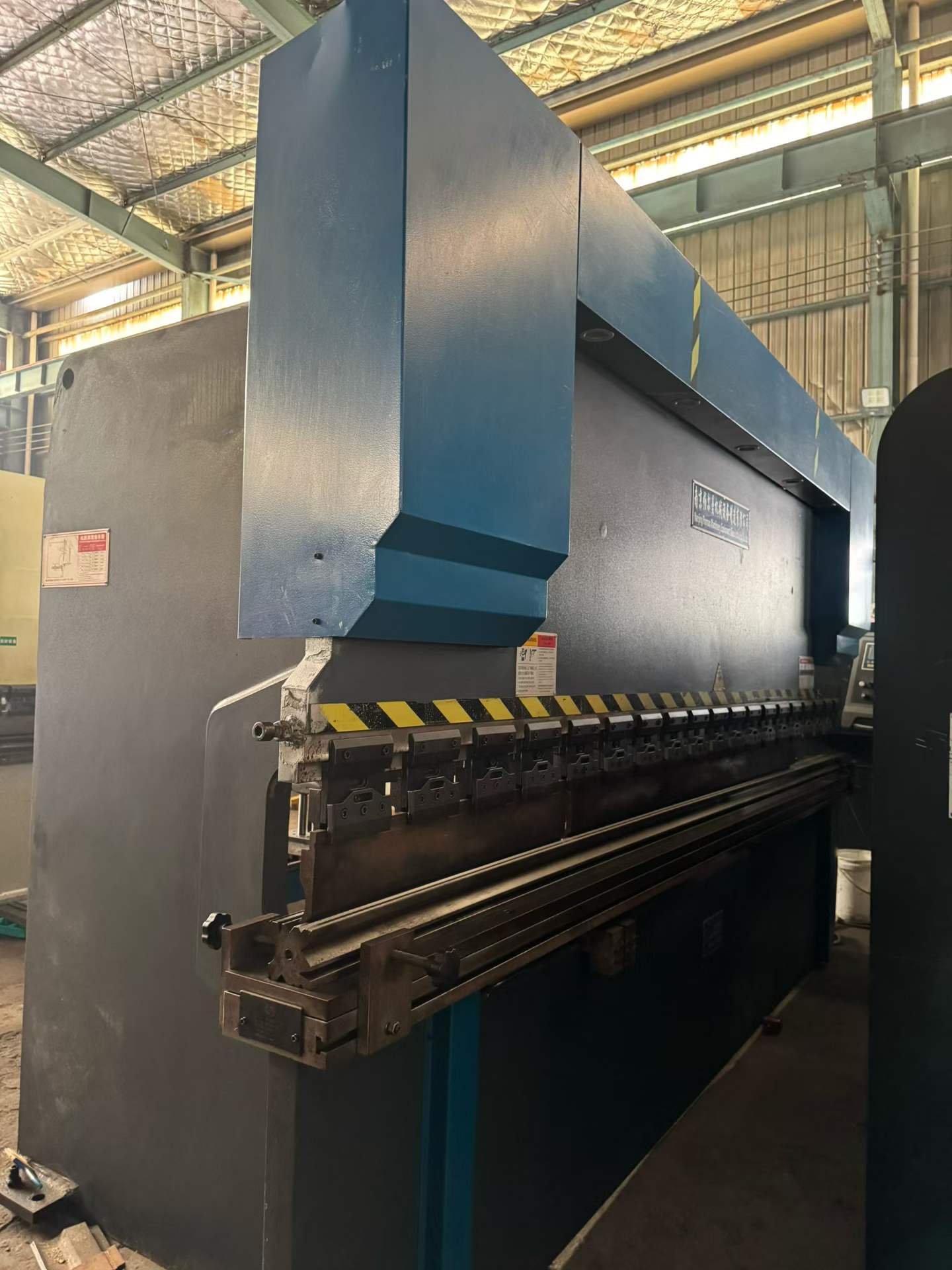 เครื่องพับ CNC เซอร์โวคู่ Nanjing Parman 125 ตัน 4 เมตร มือสอง