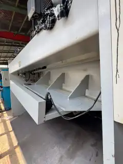 Nantong Hangli 20 x 3.2 m Swing Beam Shear for Sale photo 4