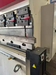 Nearly New 130 Ton 3.3 m Electro-Hydraulic Press Brake, 4+1 Axes, DE 15 Control photo 2