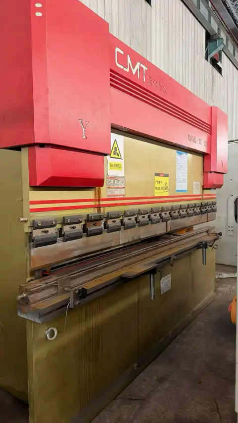Nearly New Anhui Changjiang 100 T 3.2 m CNC Press Brake