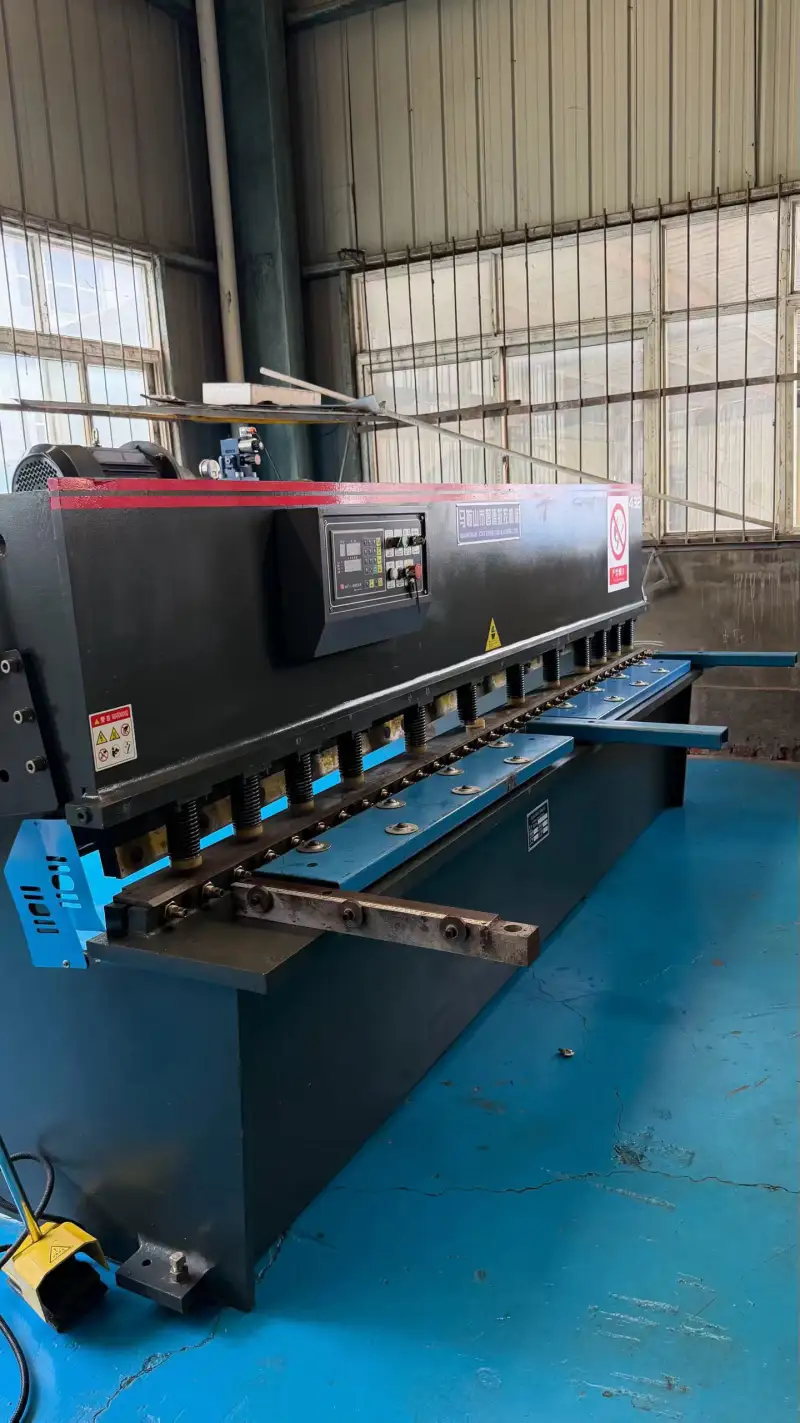 Nearly New Zhide 4 mm x 3.2 m Shearing Machine with MD 11 System photo 1