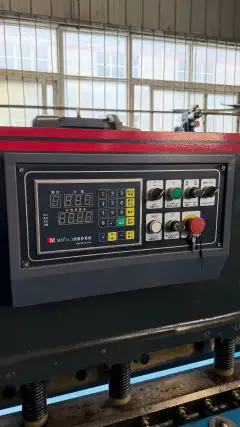 Nearly New Zhide 4 mm x 3.2 m Shearing Machine with MD 11 System photo 2