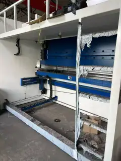 Used 320 Ton 4 m Electro-Hydraulic Press Brake with 53 T System photo 4