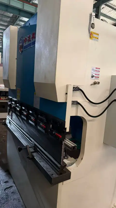 Used 63 Ton 1.6 m Simple CNC Press Brake with ESTUN E21