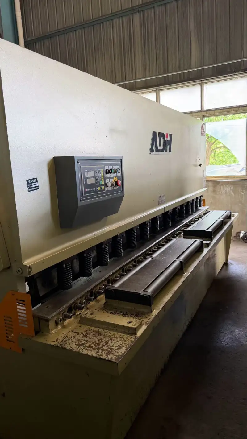Used Anhui Donghai 16 x 3.2 m Swing Beam Shear for Sale photo 1